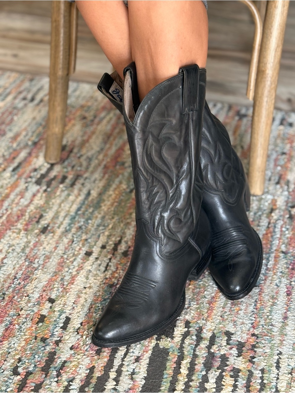 Botas Jaca Women's Black Western Embroidered Leather Mid Boots